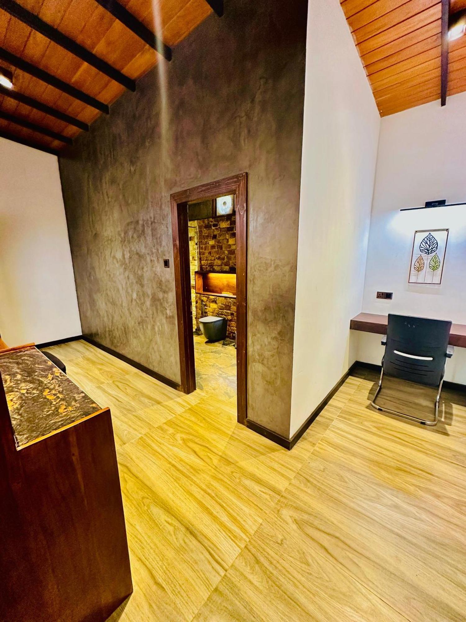 Atha Resort シギリヤ エクステリア 写真 A private room at a spa in India