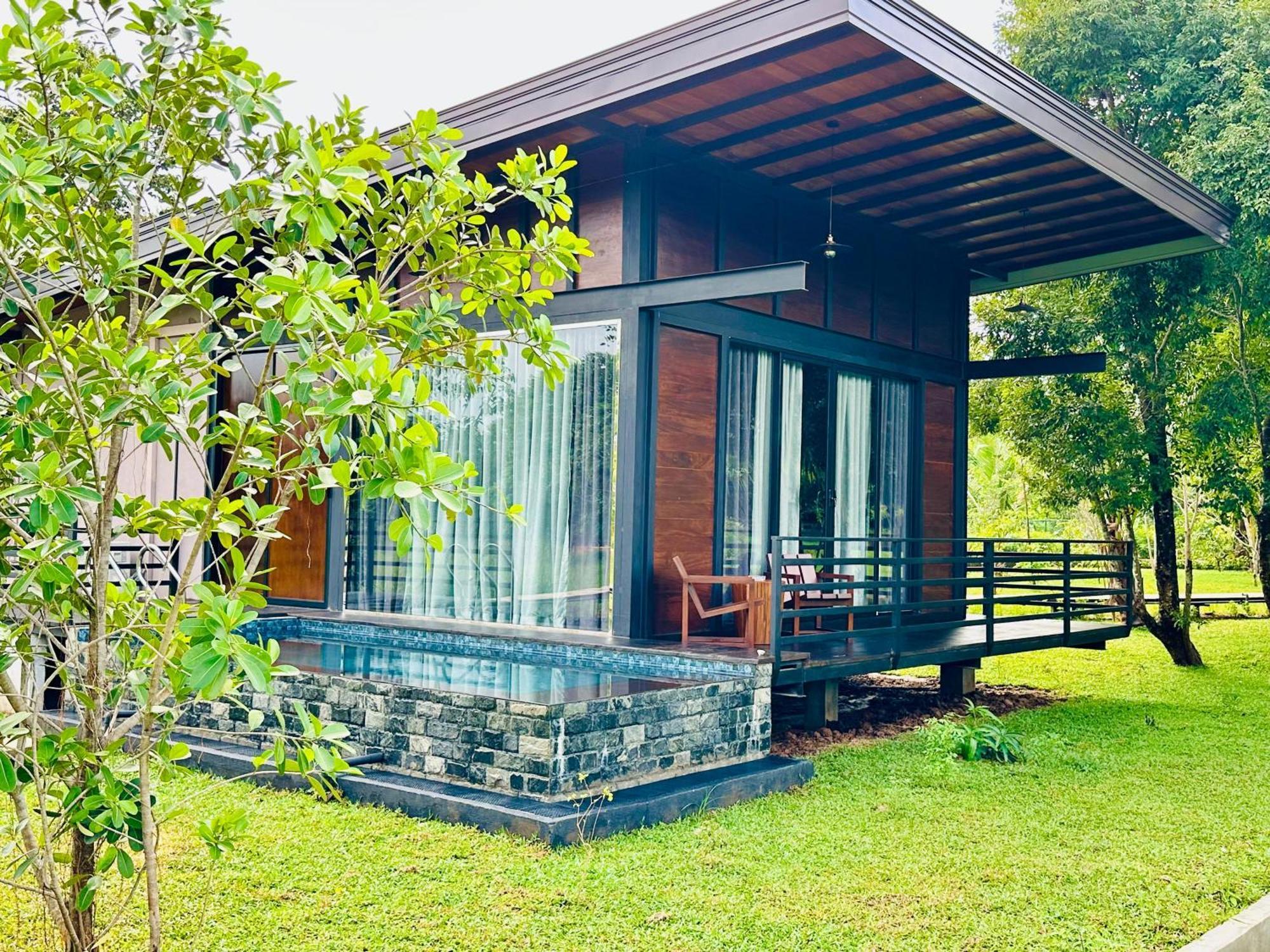 Atha Resort シギリヤ エクステリア 写真 A villa at the resort